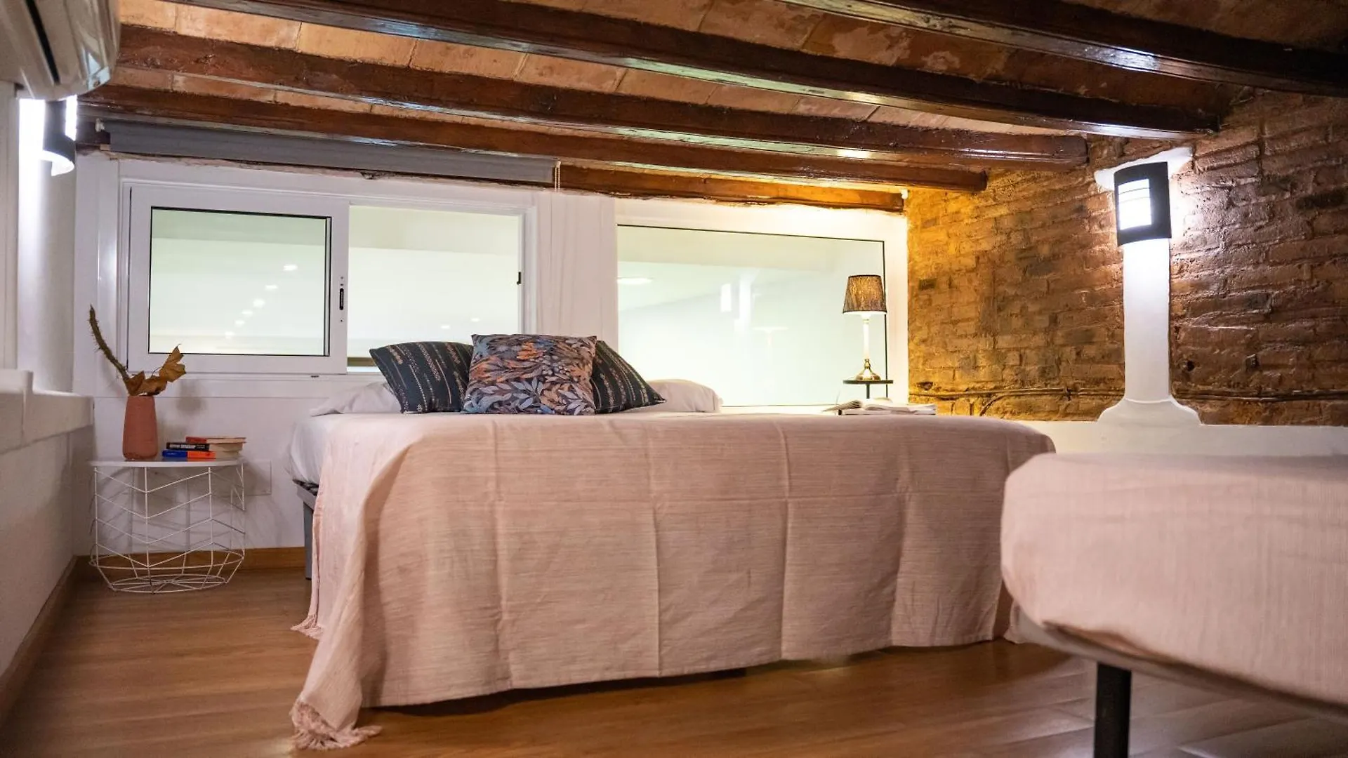 Apartment Next To Park Guell Barcelona